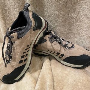 Timberland women’s hiking sneakers, Size 8